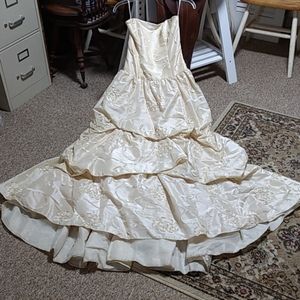 Gorgeous wedding dress